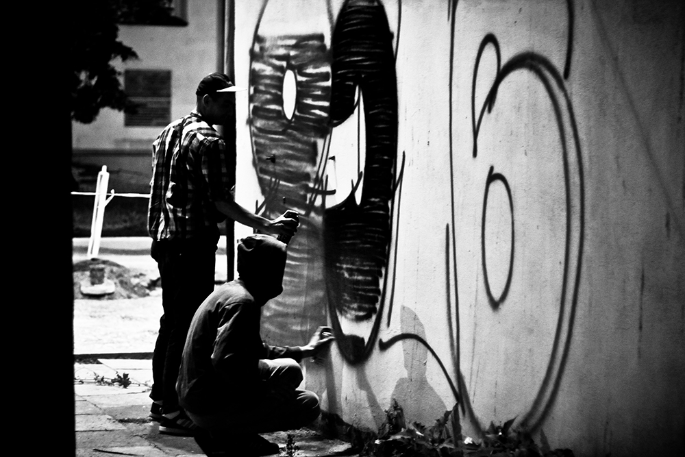 Tag Bombing Bombing in black and white by Uciekinier - Spraydaily.com