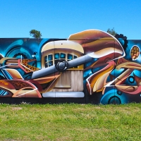 Zurik_HMNI_Graffiti_Girl_Bogota_Colombia_06