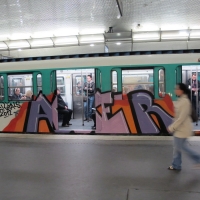Paris_Metro_Aller_Royals_Graffiti_4